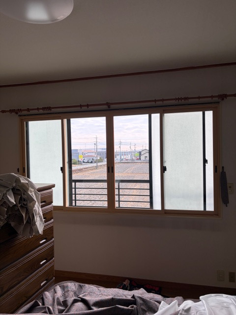 ＩＲワタナベの断熱性アップ！中サイズ1・大サイズ3のSグレード内窓を設置したリフォーム事例の施工後の写真2
