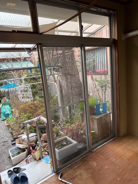 ＩＲワタナベの家族を想う縁側リフォーム。床補修から内窓設置で快適空間にの施工前の写真1