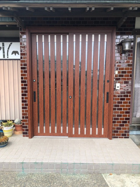 ＩＲワタナベの外壁タイルを壊さず1日施工！玄関引戸カバー工法で快適リフォームの施工後の写真3