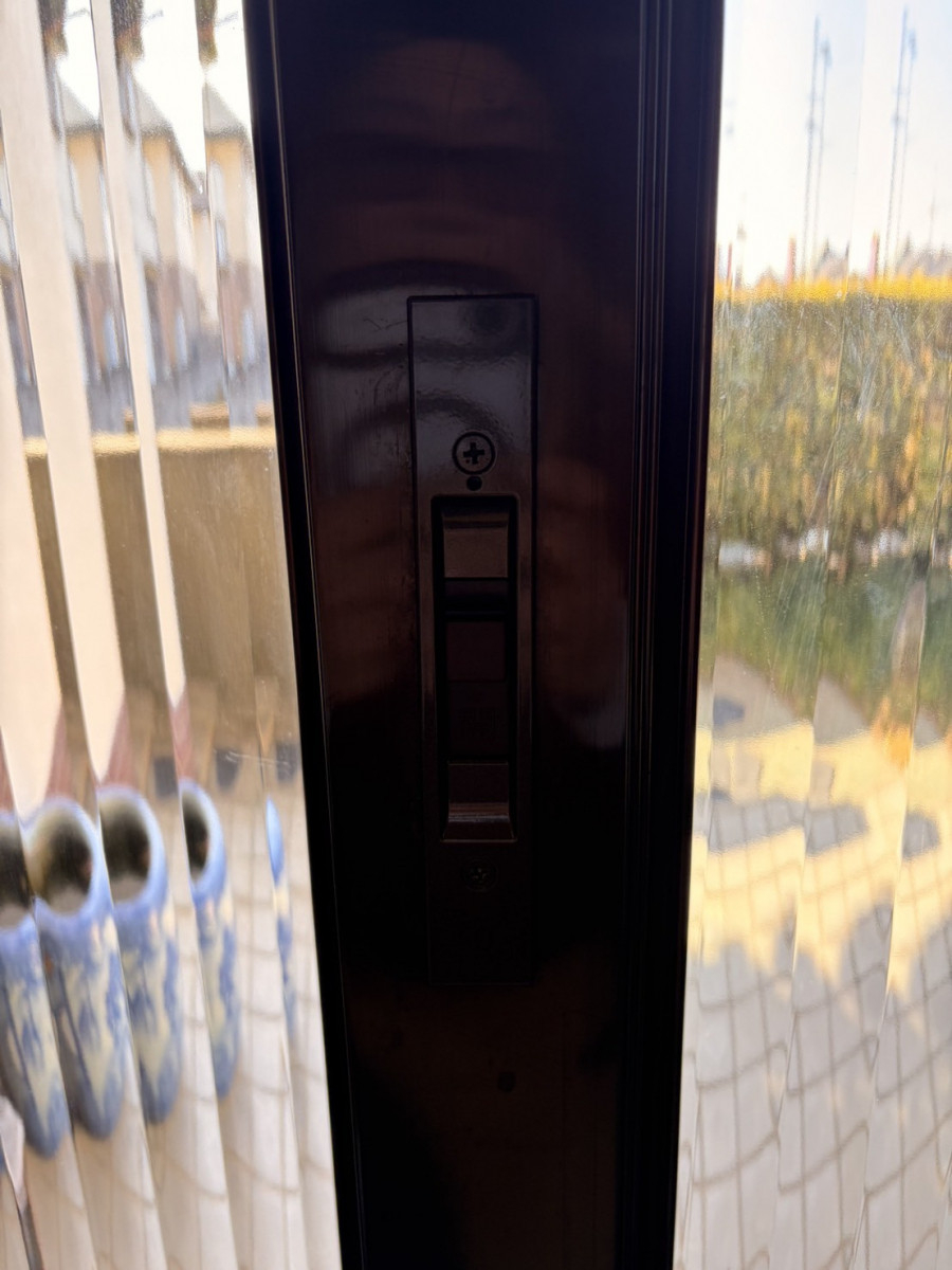 ＩＲワタナベの玄関引戸の鍵を汎用錠へ交換！防犯性と使いやすさを同時に改善の施工後の写真2