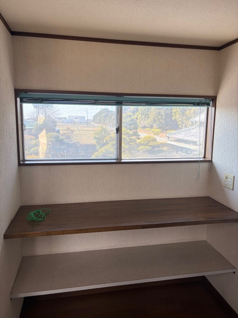 ＩＲワタナベの洋室の寒さ対策に内窓を設置。断熱・防音効果で快適な住まいへの施工前の写真2