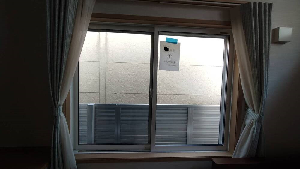 大和建材 窓リノベ事業部の寝室に内窓お部屋を快適に!!!の施工前の写真1