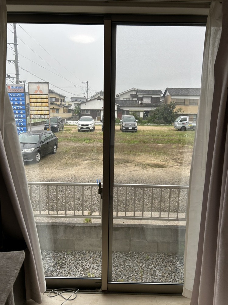 大和建材 窓リノベ事業部の素敵なお部屋に内窓を設置いたしました!!!の施工前の写真1