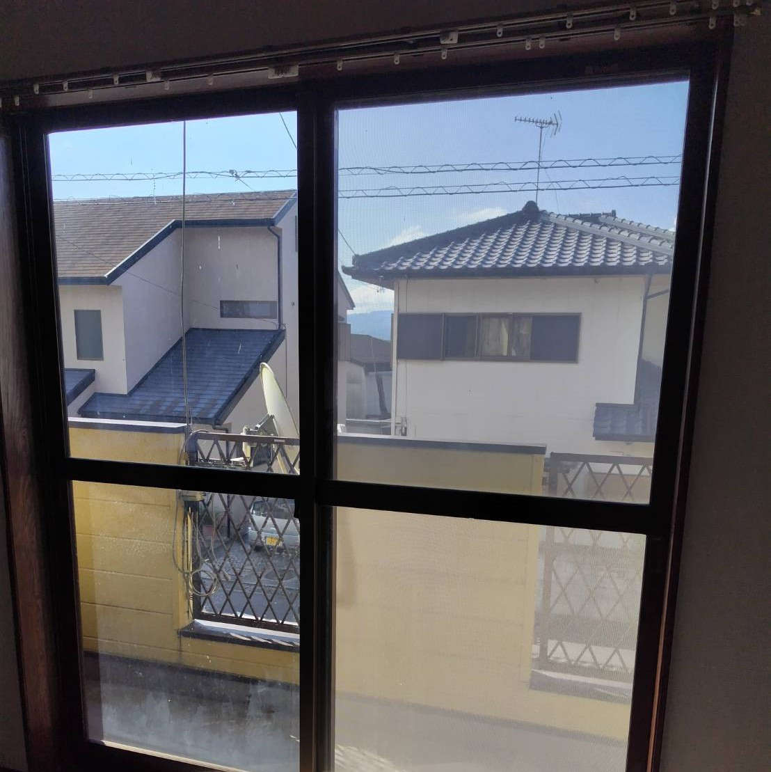 大和建材 窓リノベ事業部の明るい色の内窓でお部屋のイメチェン🔦の施工前の写真1