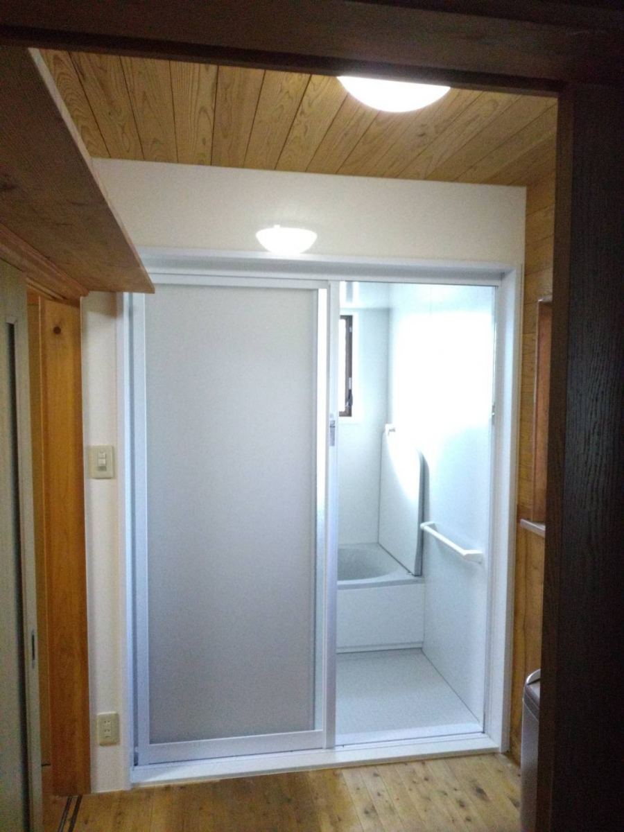 まるやの浴室引戸が壊れてしまい…の施工後の写真1