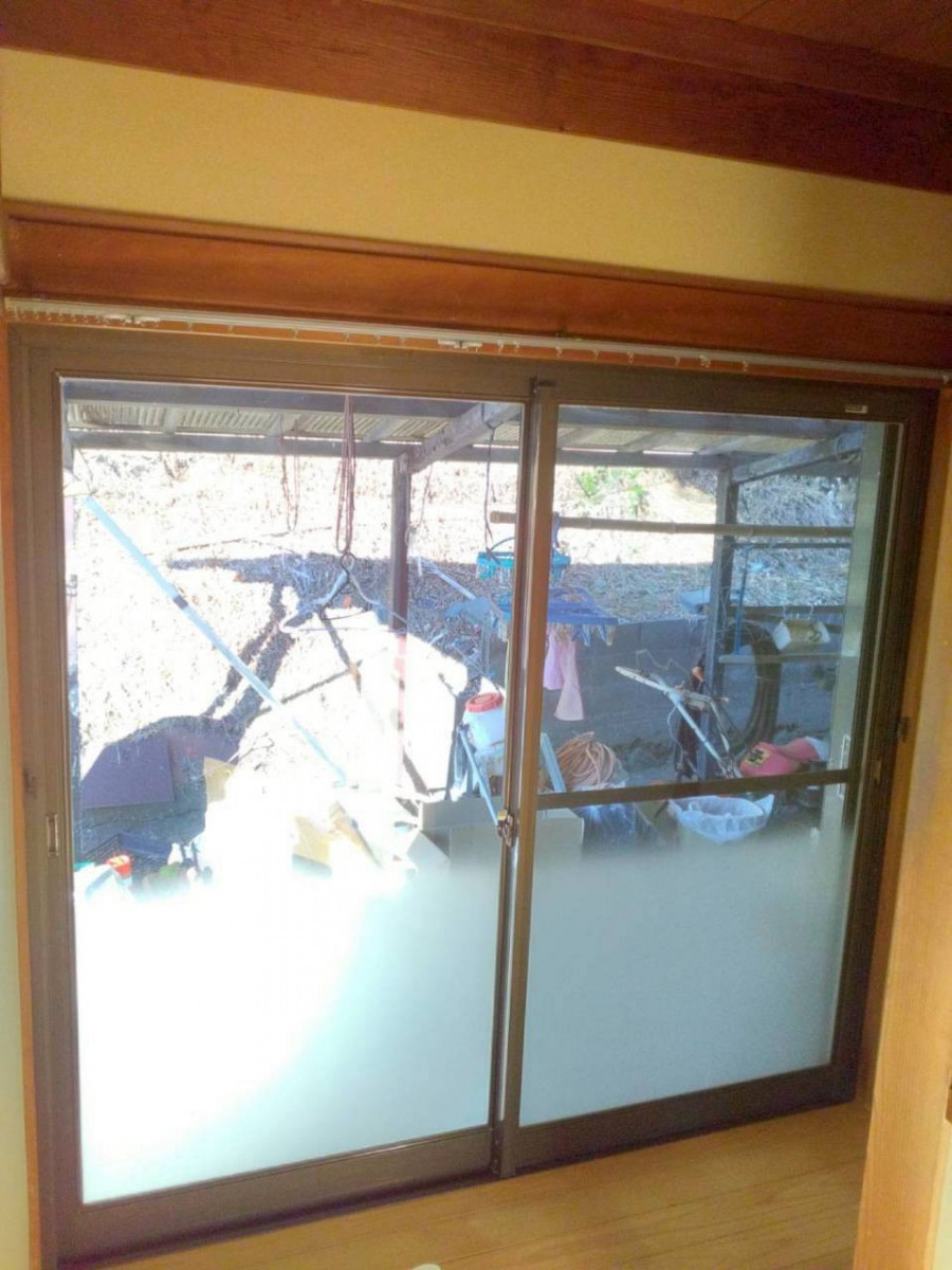 まるやの窓リノベを活用し、古い窓を新しい窓に交換！の施工前の写真2