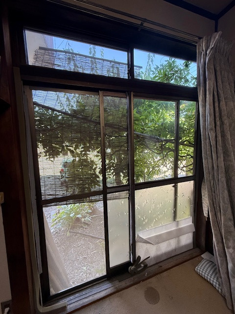 ヒーブ中山の【補助金活用】LIXILの内窓インプラスを取り付けました。の施工前の写真1