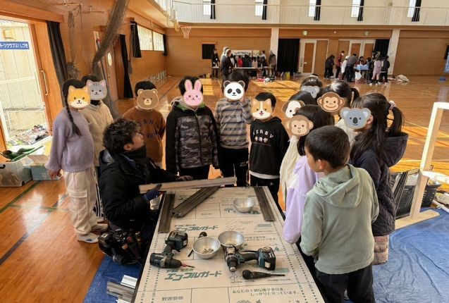 「Let’s try!」の合言葉で笑顔満開！🌸 志筑小学校『しづきッザニア』でお仕事体験をサポート🏠✨ リフォームおたすけDIYのブログ 写真4