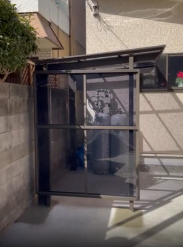 リフォームおたすけDIYの🧱 ギリギリ限界チャレンジ！フーゴFパークがまさかの変身！？ 駐輪場設置の裏側を大公開！🚧の施工後の写真1