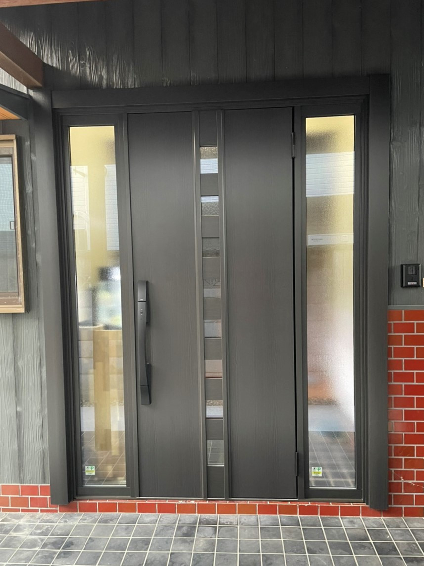 リフォームおたすけDIYの1年越しの約束！釣り好き移住夫婦の「引戸→ドア」劇的リフォーム物語🐟✨の施工後の写真2