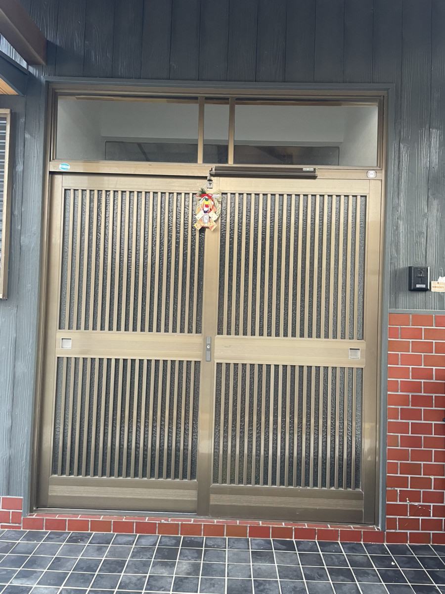 リフォームおたすけDIYの1年越しの約束！釣り好き移住夫婦の「引戸→ドア」劇的リフォーム物語🐟✨の施工前の写真2