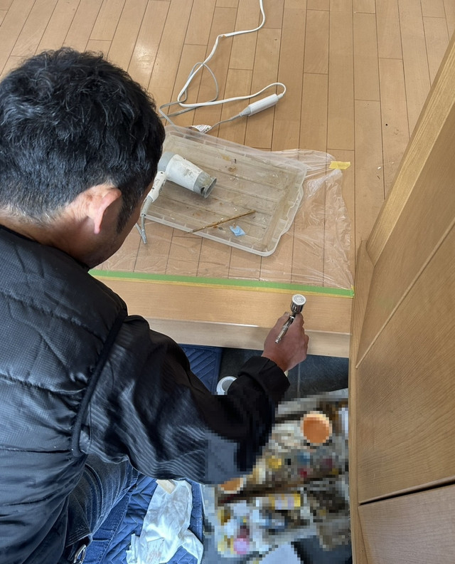 リフォームおたすけDIYの【番外編】冷蔵庫をぶつけた！玄関の凹み傷を「張り替えず」に消し去る驚愕のリペア術とは？✨の施工後の写真2