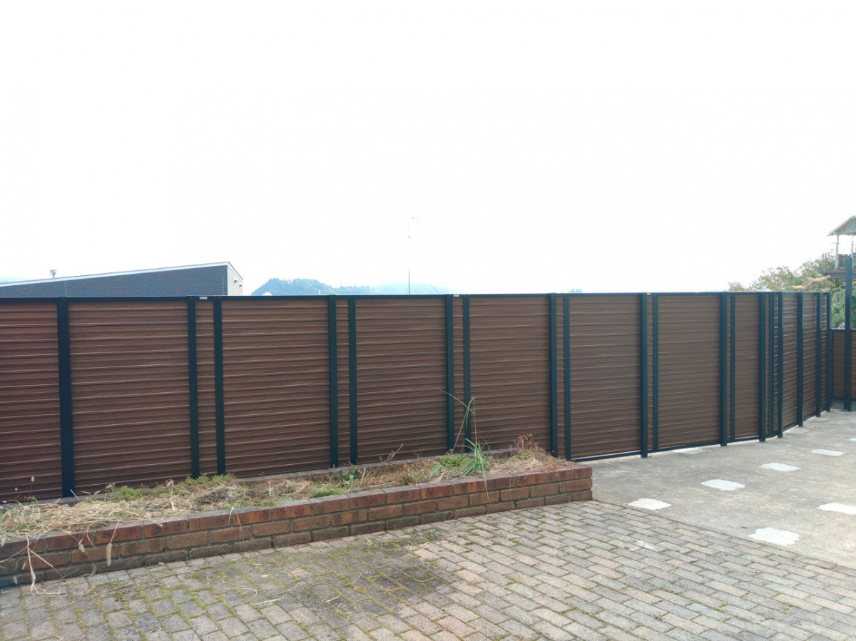 溝畑商事のおしゃれに目隠し!プライバシーを守るフェンス取付の施工後の写真3