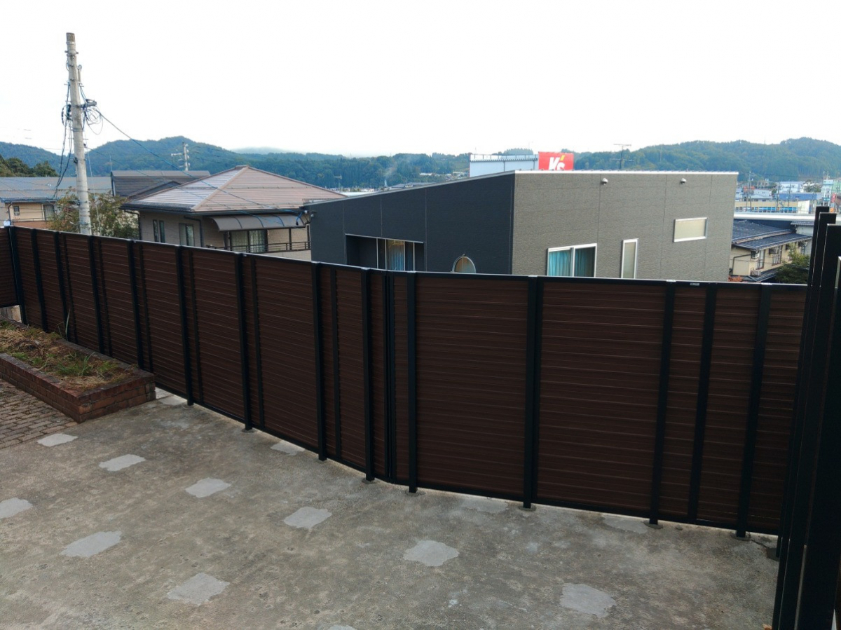 溝畑商事のおしゃれに目隠し!プライバシーを守るフェンス取付の施工前の写真1
