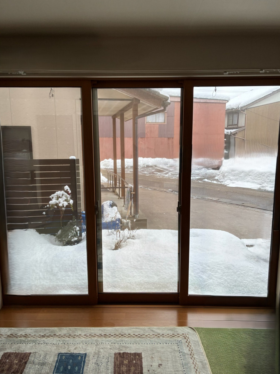 石黒産業の【掃き出し窓】LDK大型窓に内窓設置の施工前の写真1