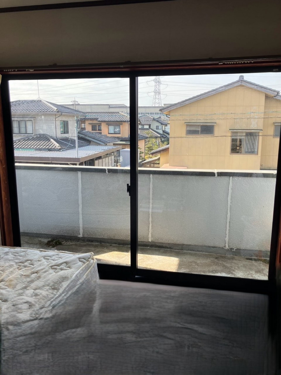 石黒産業のリビングが寒い原因は大きな窓？内窓で断熱対策【射水市】の施工後の写真2