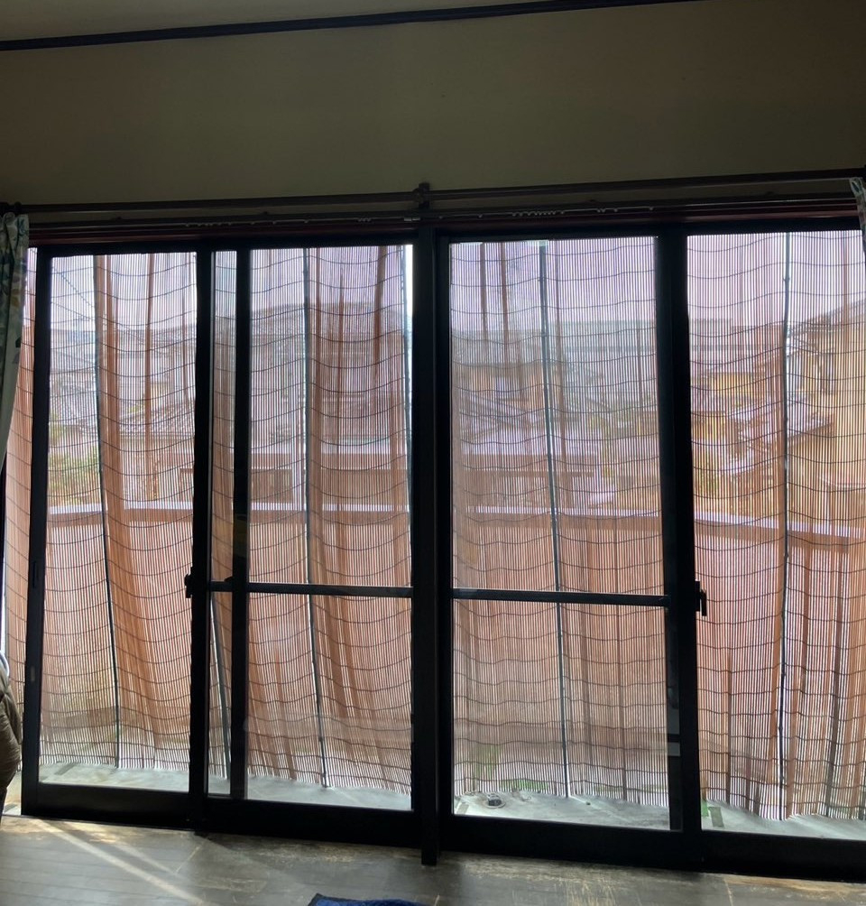 石黒産業のリビングが寒い原因は大きな窓？内窓で断熱対策【射水市】の施工前の写真1