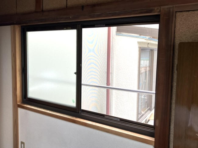 石﨑本店の【内窓】設置工事を行いました!の施工前の写真1