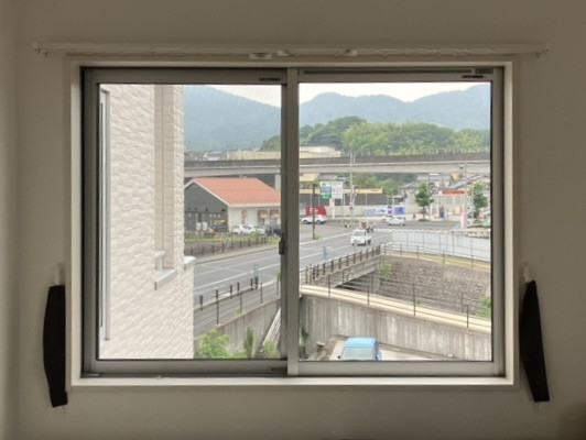 石﨑本店の【内窓】設置工事を行いました！の施工前の写真2
