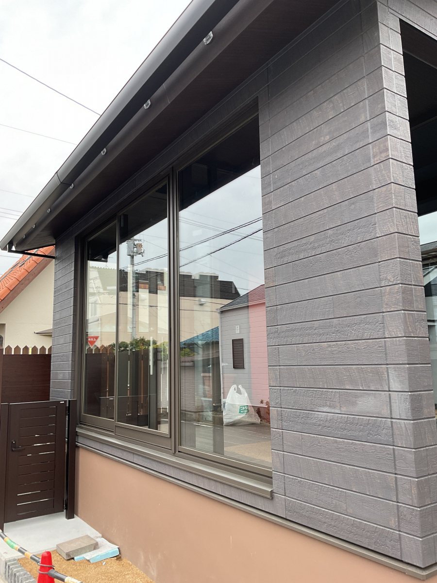 吉村硝子の【松山市】玄関前を大改造!/フロンテック&ビルサッシの施工後の写真2