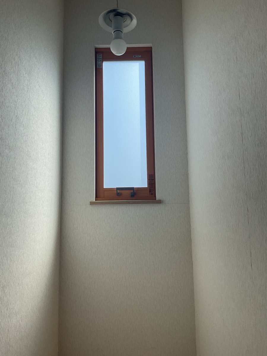 吉村硝子の【松山市】日差しが強い階段の暑さを緩和 /インプラスの施工後の写真1