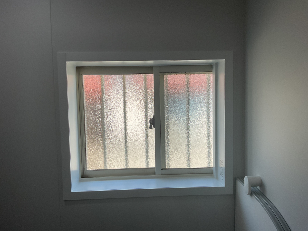 吉村硝子の【松山市】インプラスの施工前の写真1