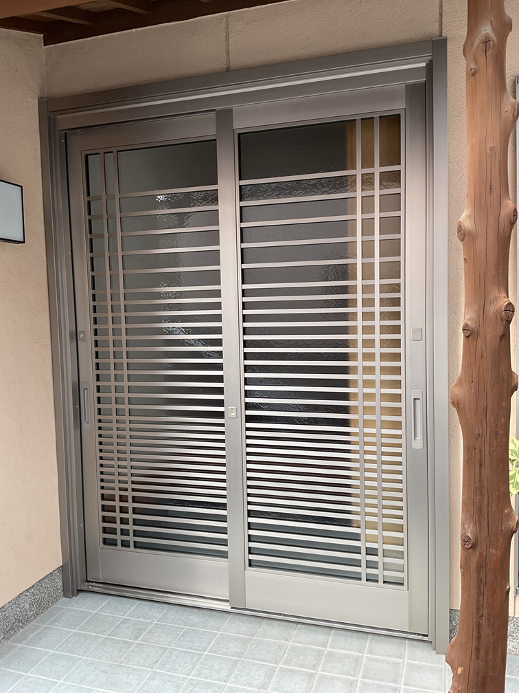 吉村硝子の【松山市】リシェントの施工後の写真1