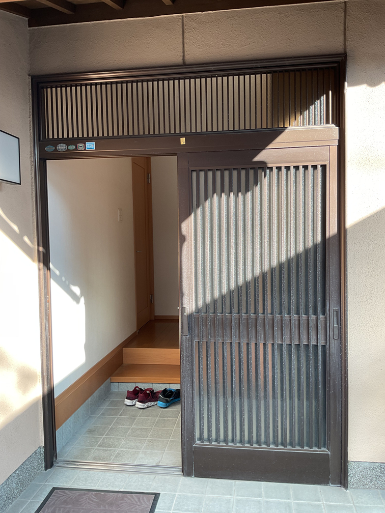 吉村硝子の【松山市】リシェントの施工前の写真1