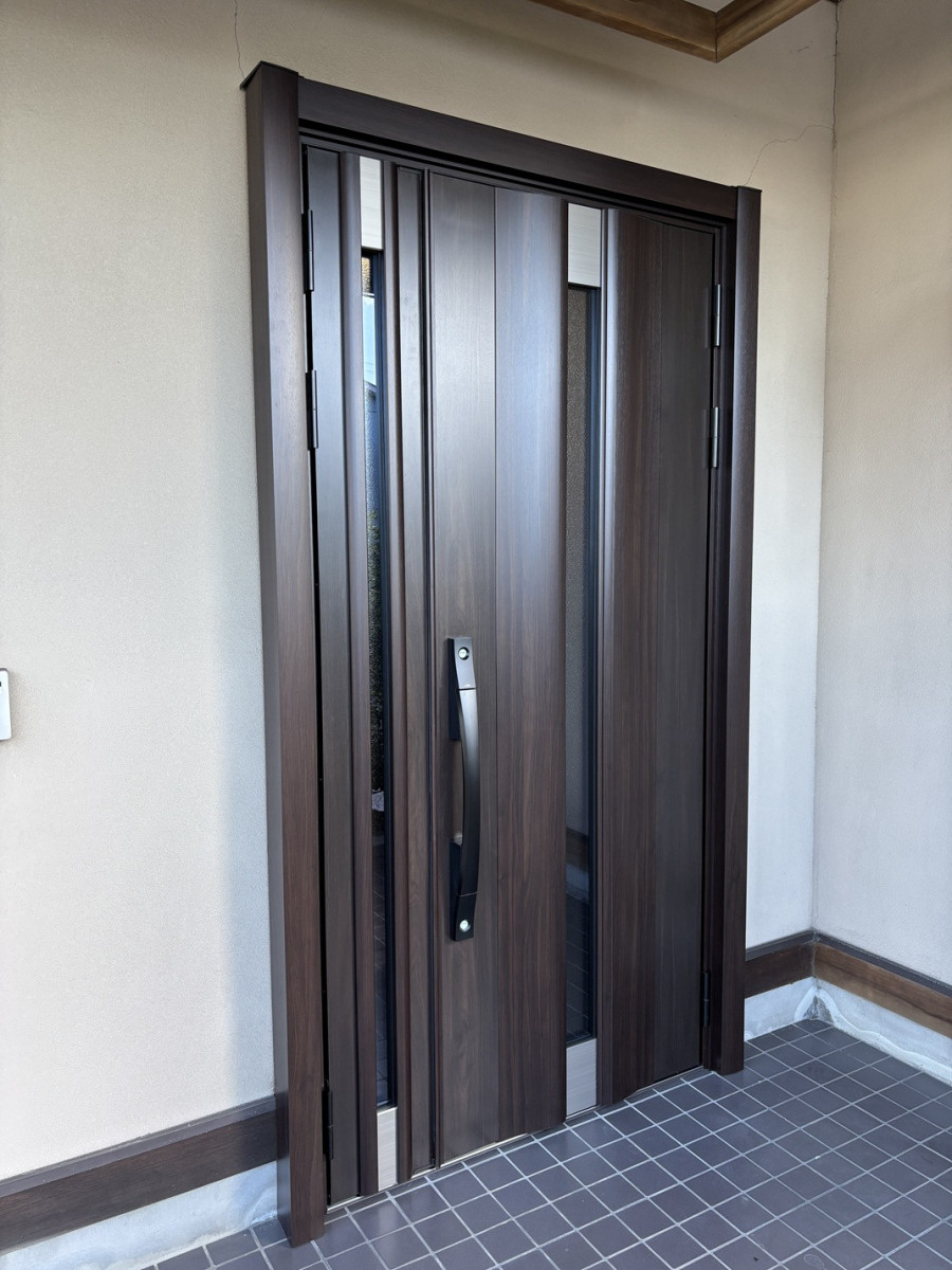 吉村硝子の【松山市】リシェントの施工後の写真1