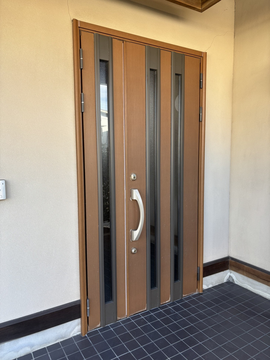 吉村硝子の【松山市】リシェントの施工前の写真1