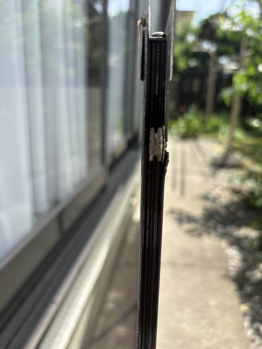 マドカラの☀️毎日暑い…そんな今こそ!網戸のメンテナンスしませんか?の施工前の写真2