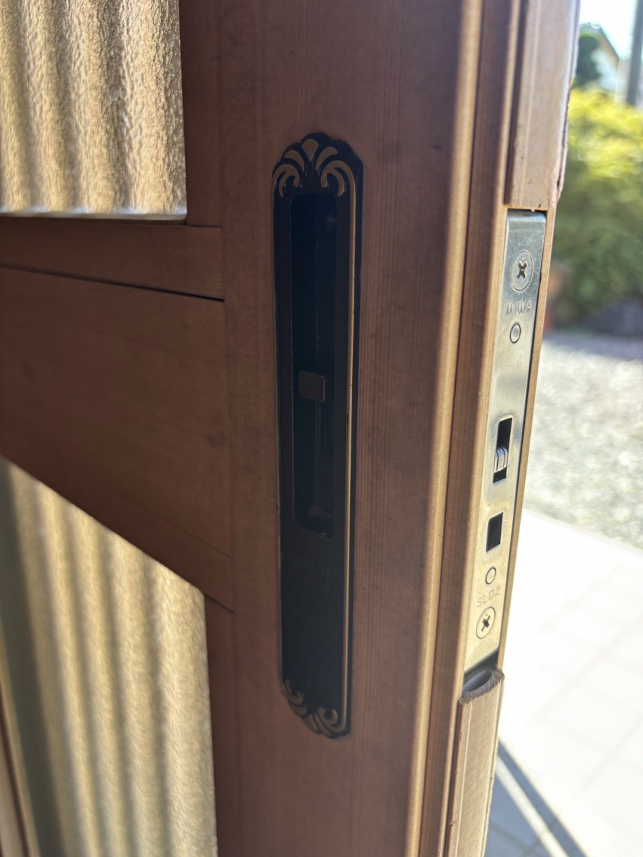 マドカラの引分内外錠交換で防犯性アップ✨の施工前の写真2