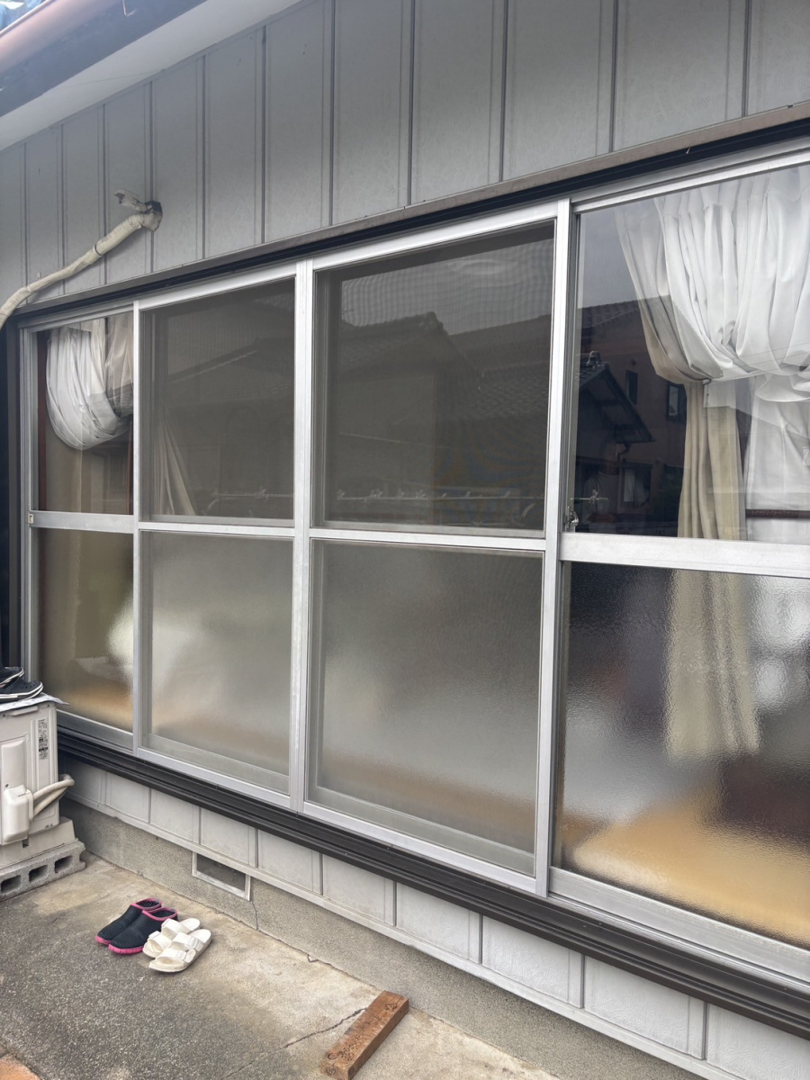 マドカラの4枚建サッシのガラス交換&戸車交換で開閉スムーズに✨の施工後の写真2