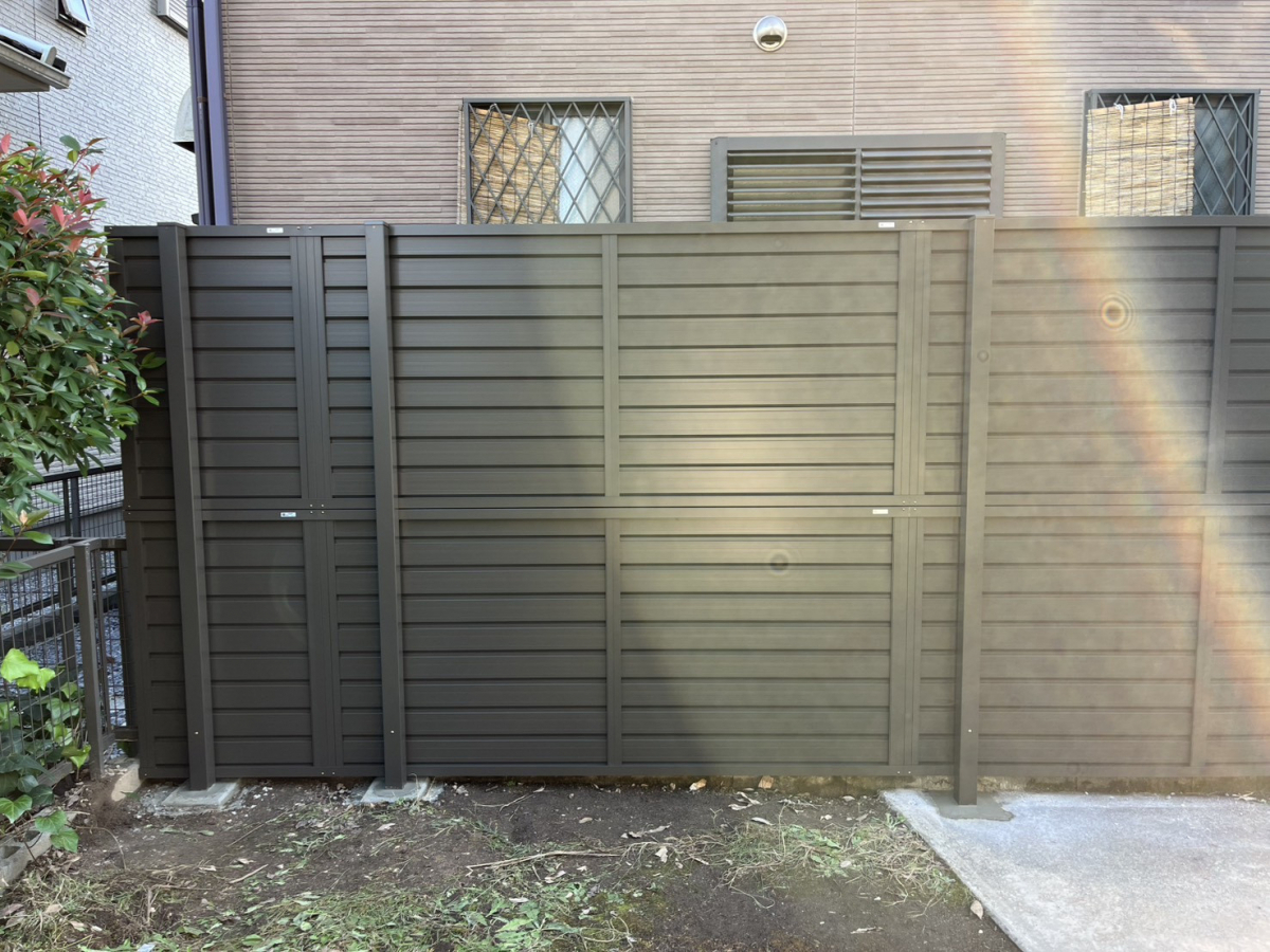 マドカラの通りからの視線をカット👀✨安心・快適な目隠しフェンス設置工事！の施工後の写真2