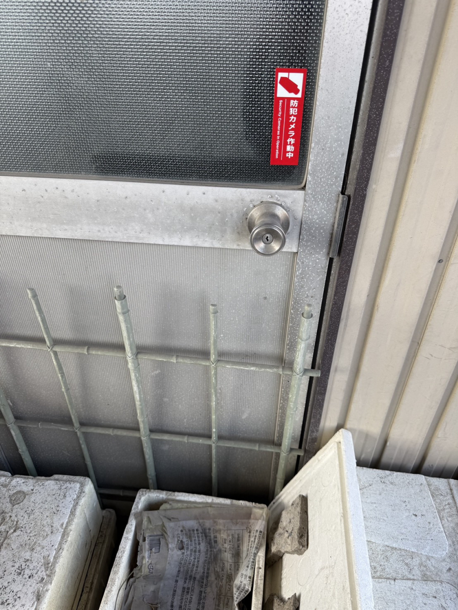 マドカラの握り玉（ドアノブ）交換！鍵紛失による交換🔧の施工前の写真1