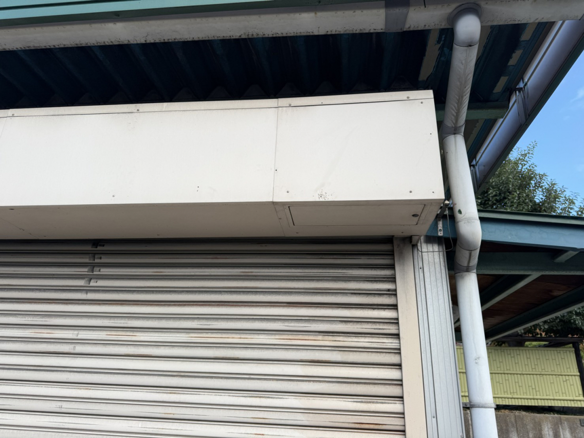 マドカラのシャッター修理🔧 ローラーチェーン交換でスムーズに動作復活！の施工前の写真1