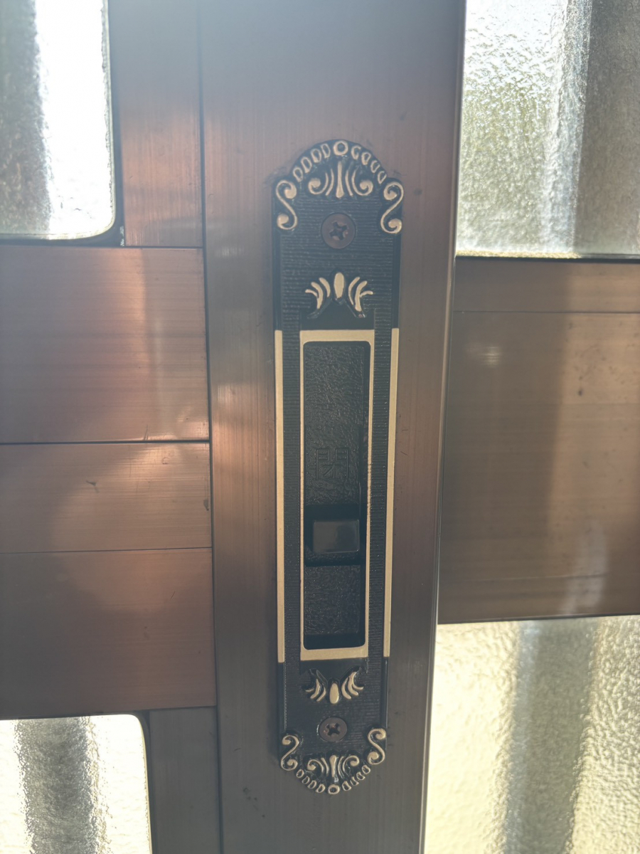 マドカラの引分戸の鍵不調を内外錠・内錠交換で安心🔐✨の施工後の写真2