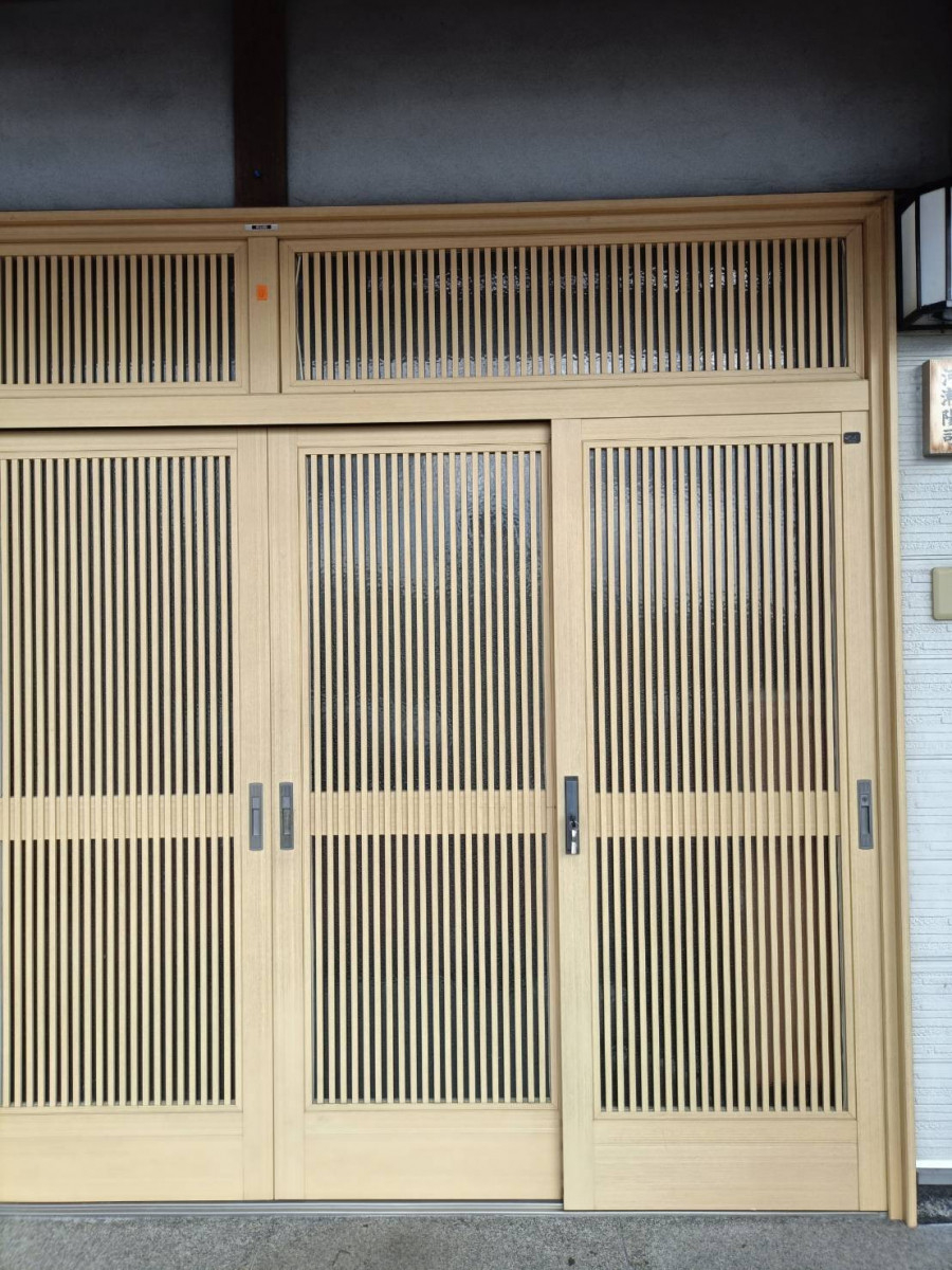 マドカラの玄関引違戸の錠交換で安心安全な毎日へ🔐の施工後の写真1