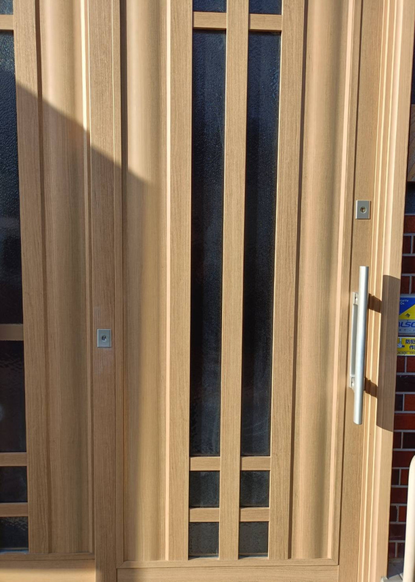 マドカラの玄関引戸錠交換で防犯性アップ🔐の施工前の写真1