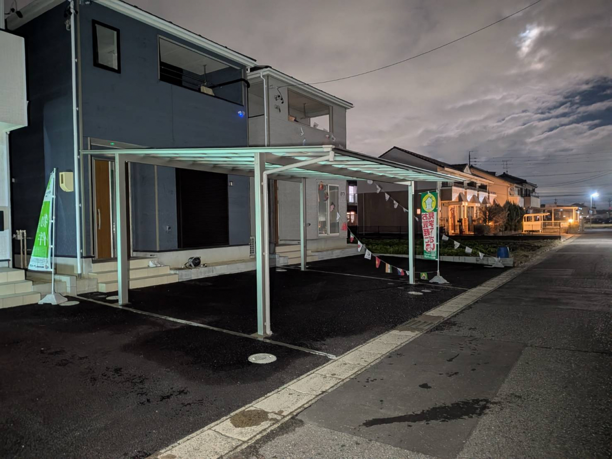 石田ガラス店の毎朝の霜取り時間をゼロに！日進市の新築駐車場へカーポート「ネスカF」設置事例の施工後の写真1