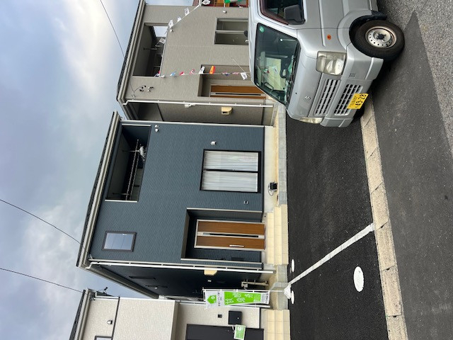 石田ガラス店の毎朝の霜取り時間をゼロに！日進市の新築駐車場へカーポート「ネスカF」設置事例の施工前の写真1