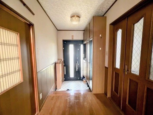 和み工房 兵庫の【小野市】ワンちゃんのための安心・快適リフォーム！玄関ホールの脱走防止格子戸取付！の施工前の写真2