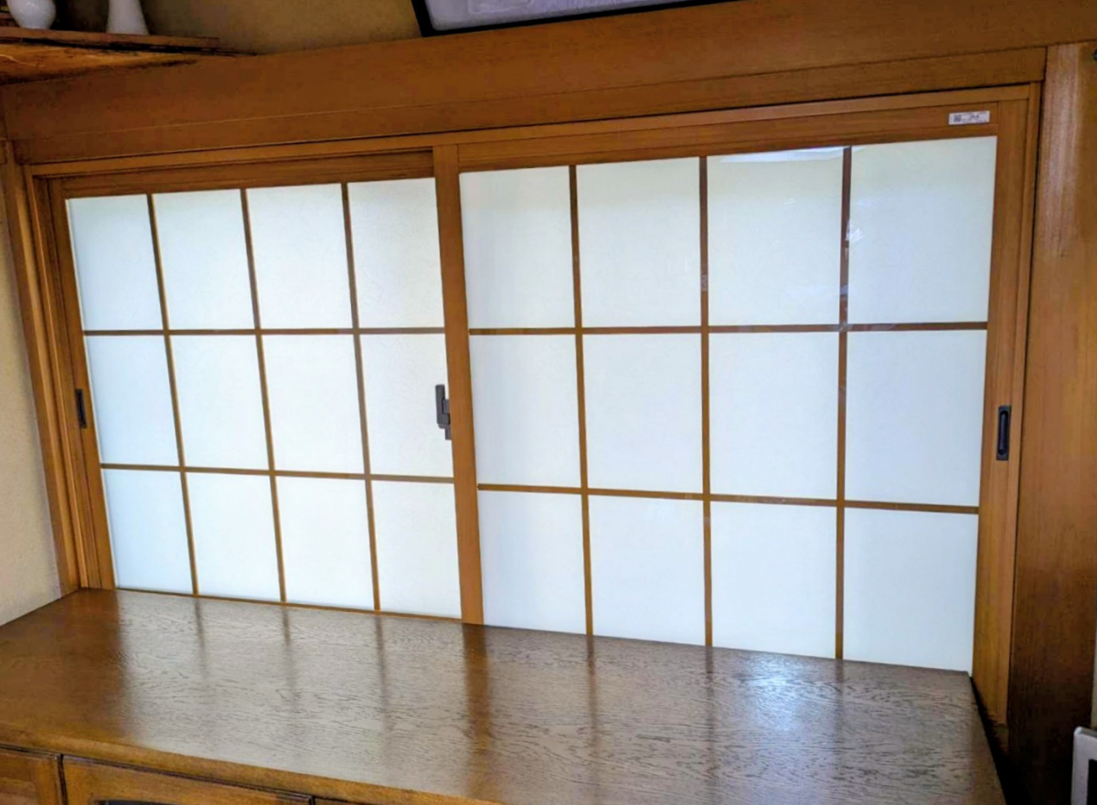 和み工房 兵庫の【加古川市】リピート依頼！内窓効果に感動し居間・台所にも内窓を追加！断熱＆防音でさらに快適に！の施工後の写真1