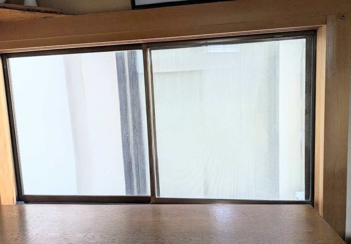 和み工房 兵庫の【加古川市】リピート依頼！内窓効果に感動し居間・台所にも内窓を追加！断熱＆防音でさらに快適に！の施工前の写真1