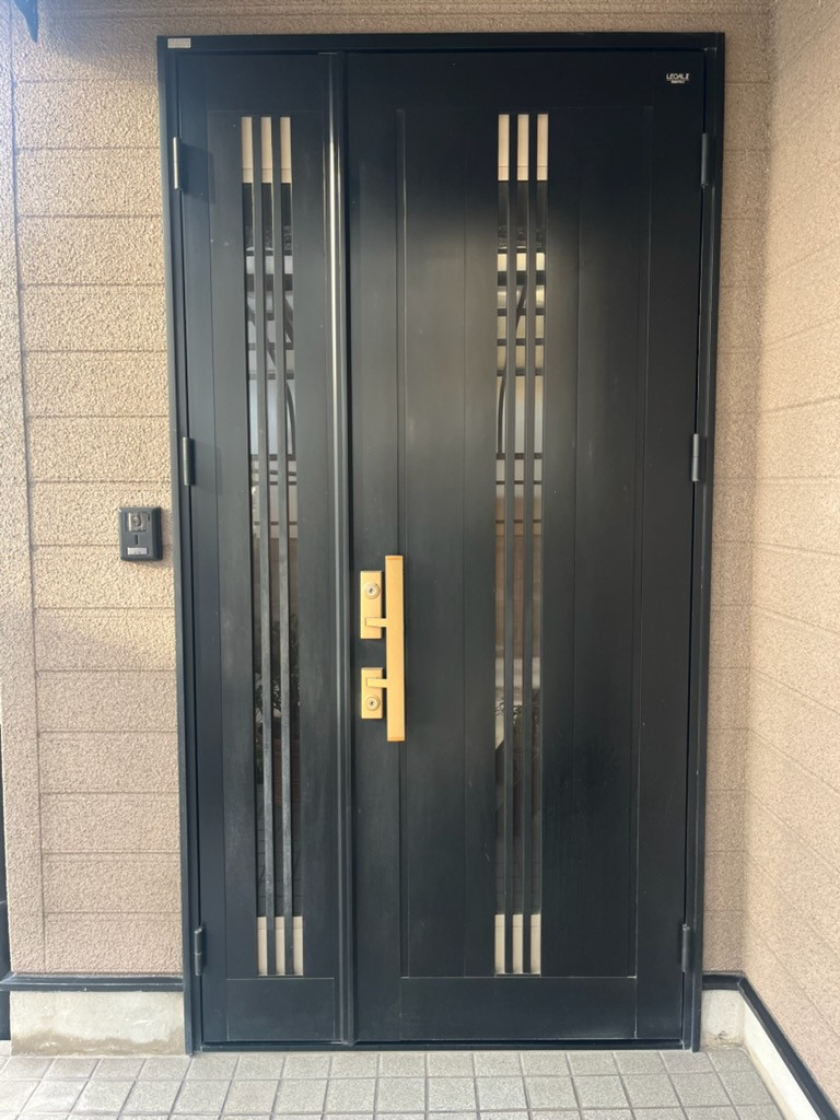 和み工房 兵庫の【高砂市】内窓施工後に追加工事のご依頼！｜玄関ドア取替で防犯性と快適性を向上！の施工前の写真1