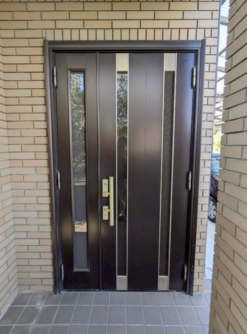 和み工房 兵庫の【加古川市】補助金を最大活用！内窓＋高断熱玄関ドアをカバー工法で取替リフォームの施工前の写真1