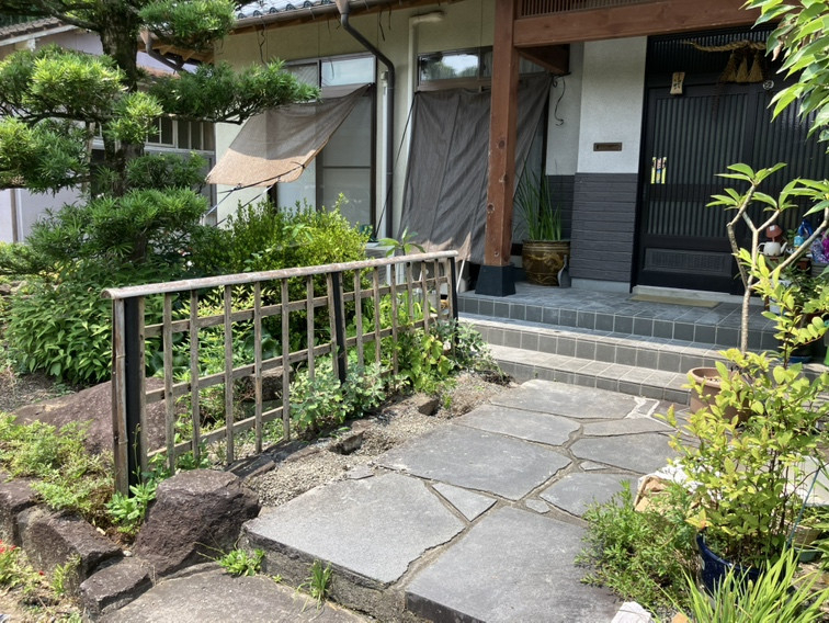さかぐちの暮らしに寄り添う安心感。LIXILグリップラインの施工前の写真1