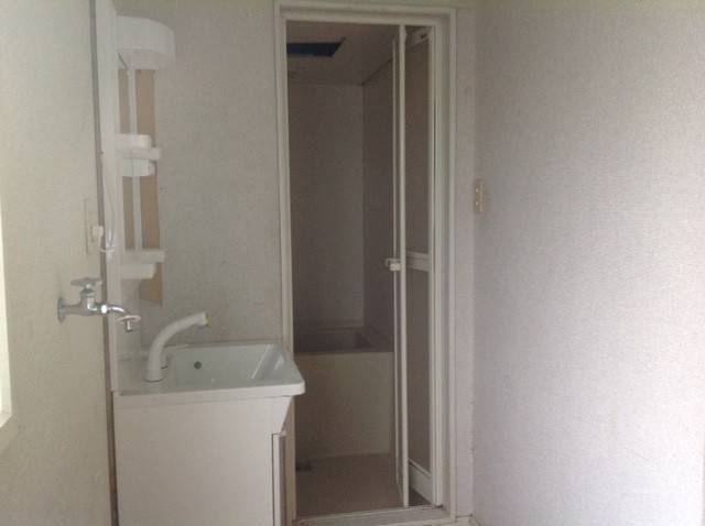 テイエストーヨー住器の一関市内　浴室ドアの施工後の写真2