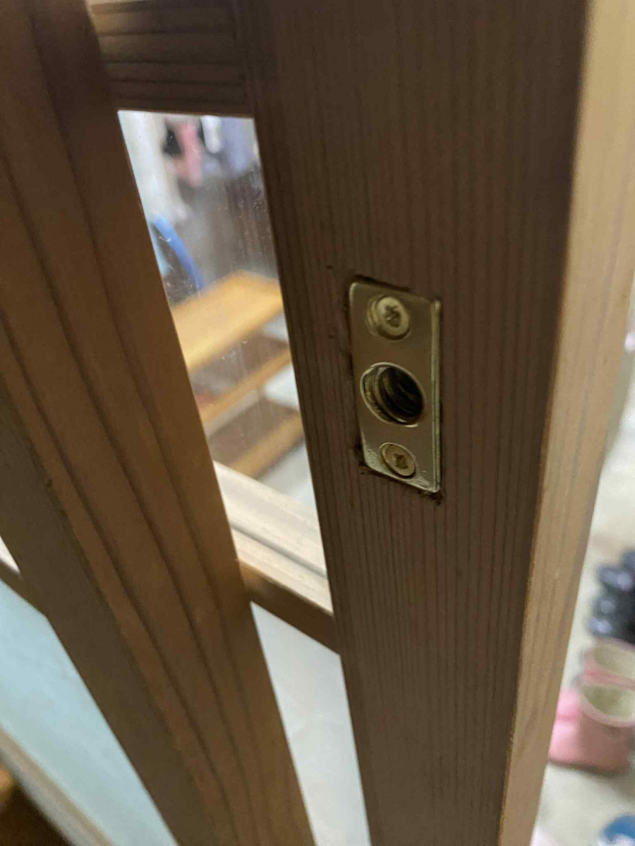 山口商店の引違い戸 鍵取付の施工後の写真2