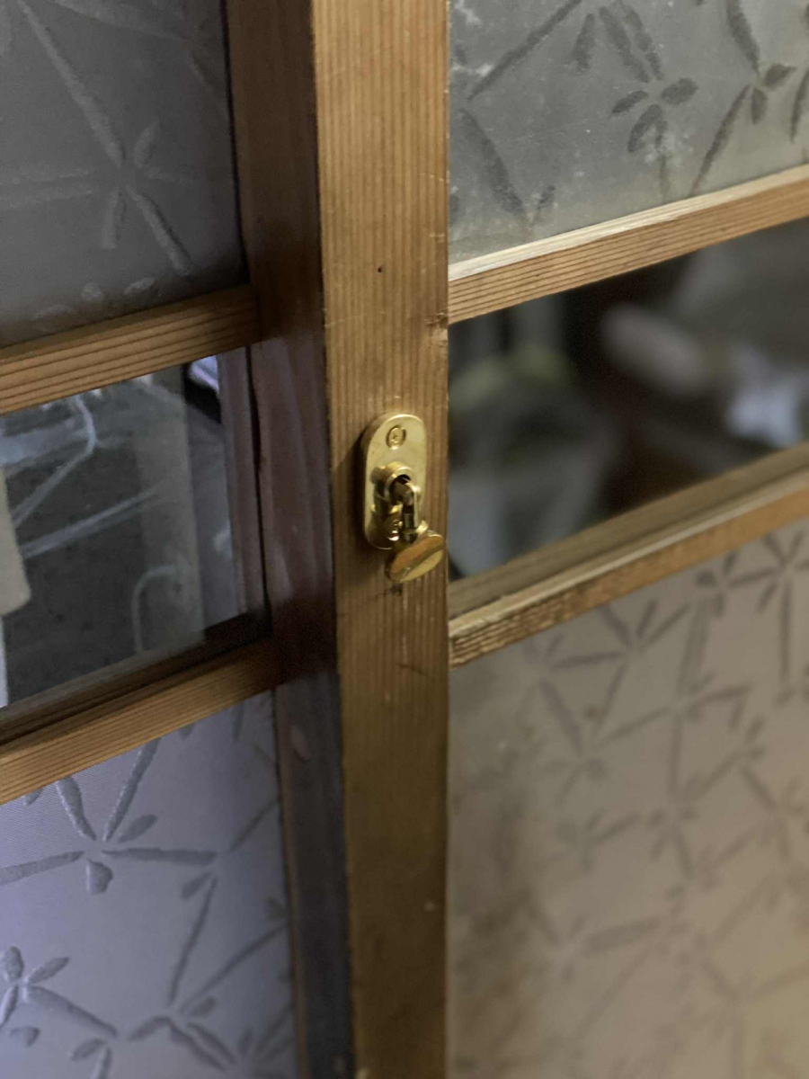 山口商店の引違い戸 鍵取付の施工後の写真3